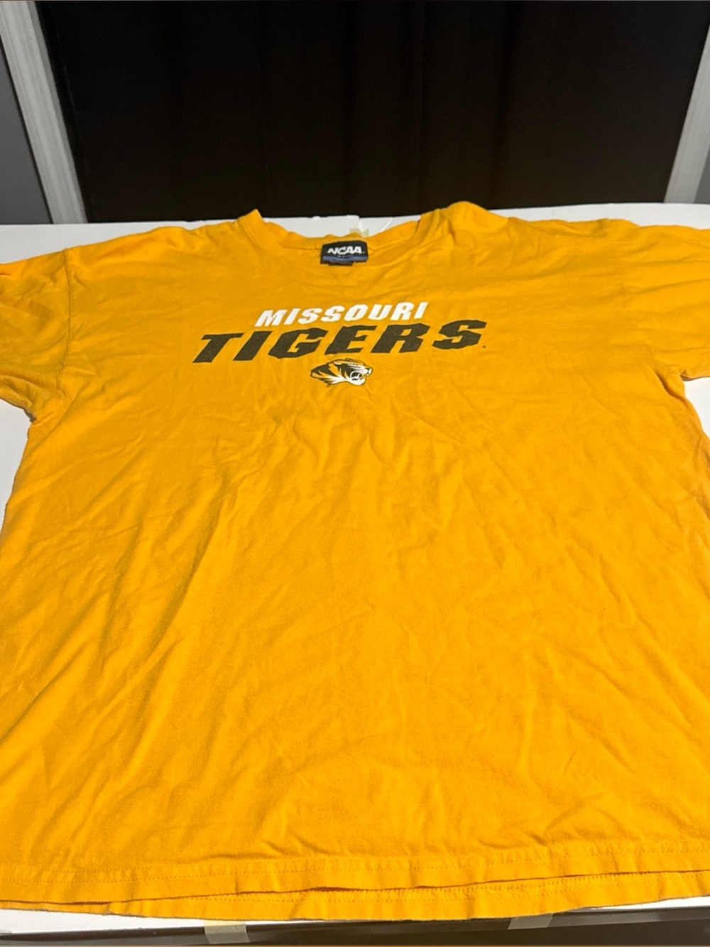 XL NCAA By Kai Missouri Tigers Yellow T Shirt